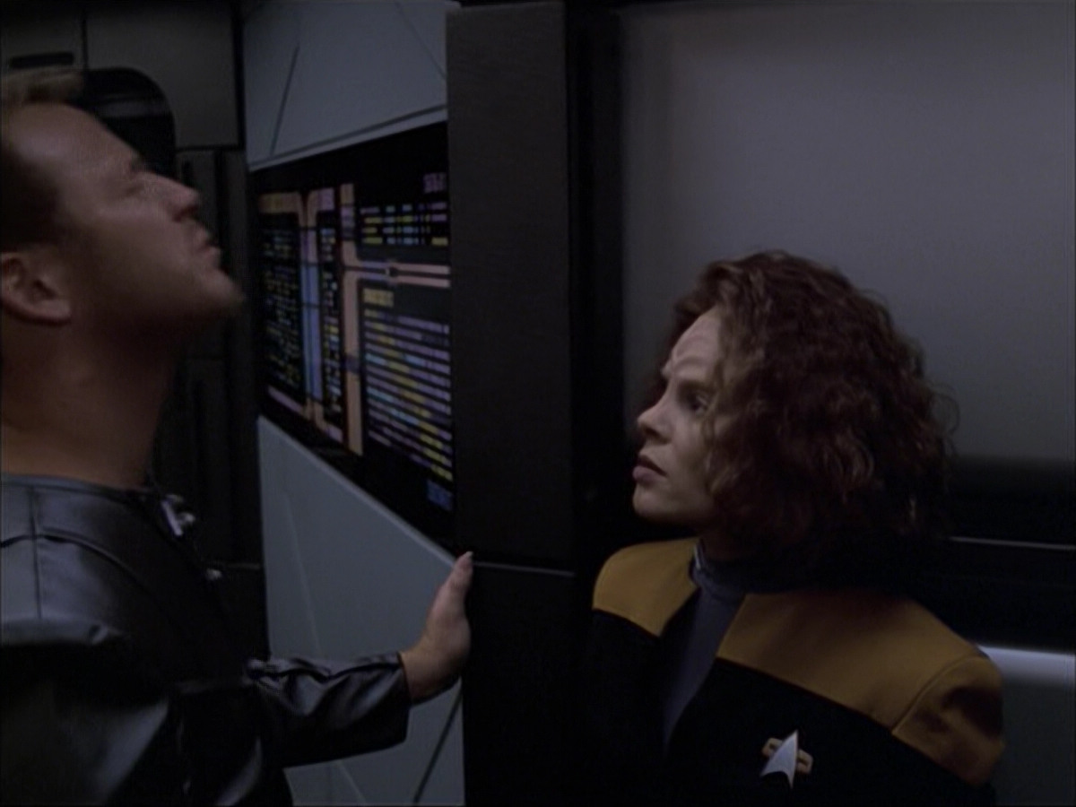 extant_StarTrek_VOY_6x05-Alice_02401.jpg
