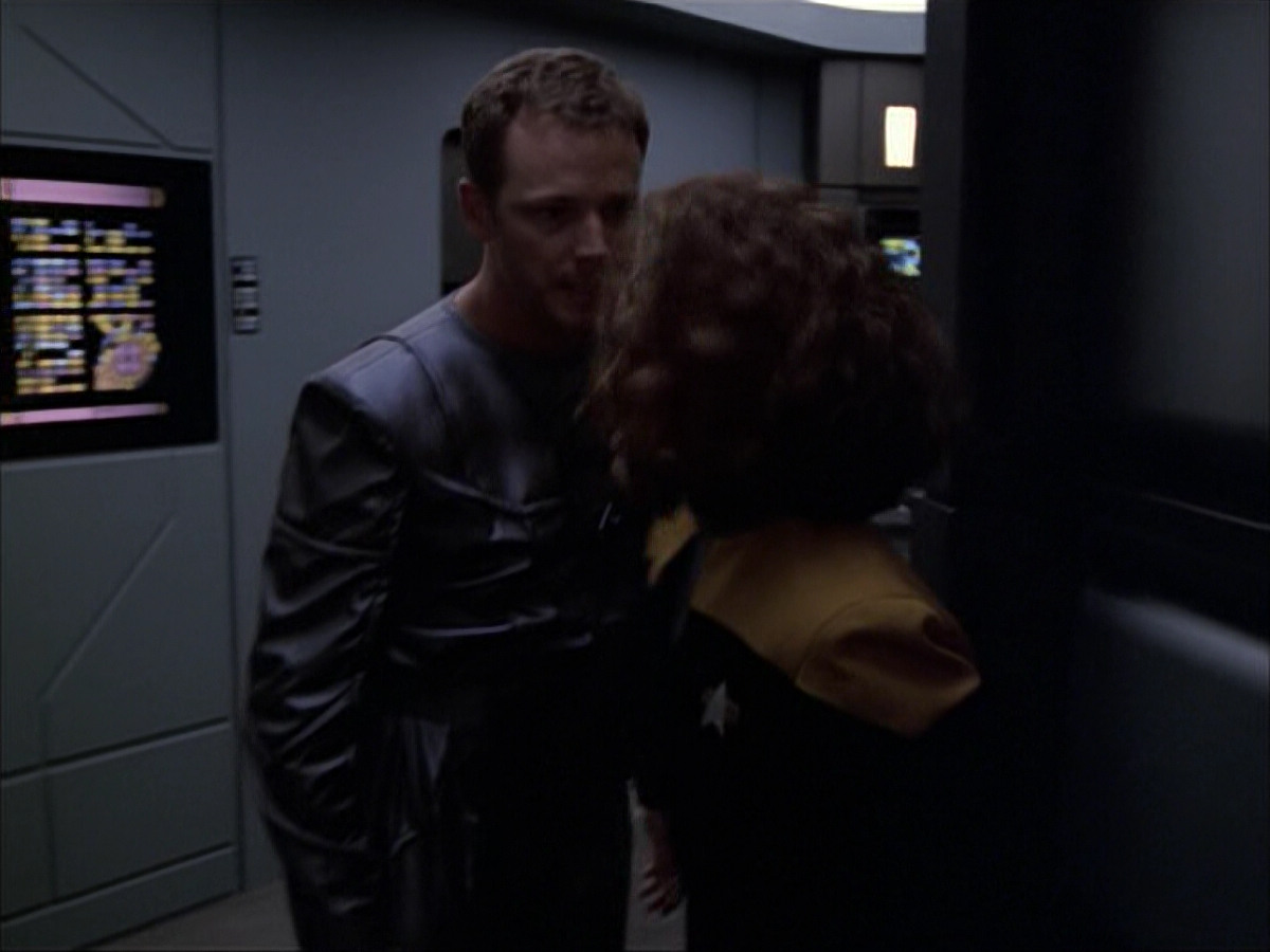 extant_StarTrek_VOY_6x05-Alice_02410.jpg