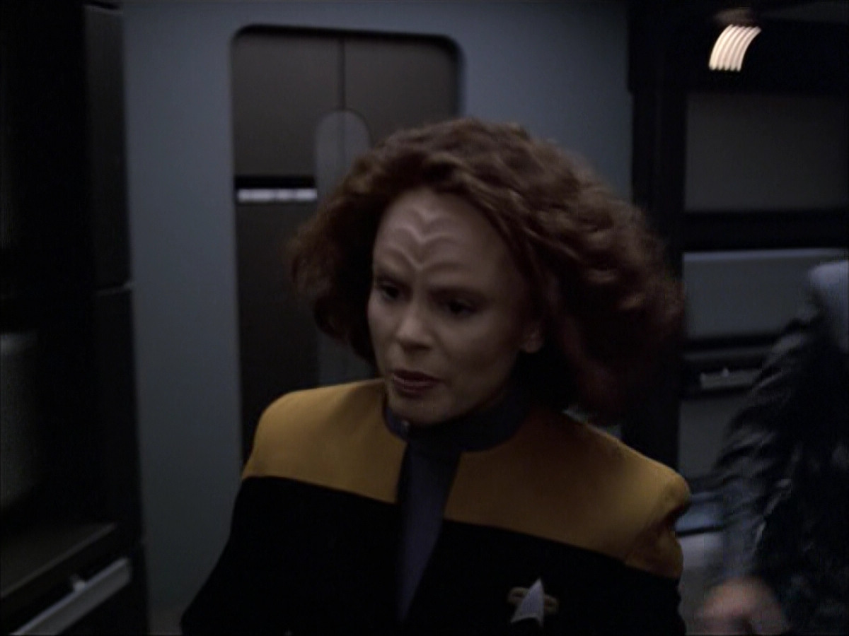 extant_StarTrek_VOY_6x05-Alice_02415.jpg