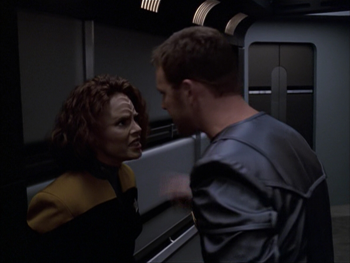 extant_StarTrek_VOY_6x05-Alice_02419.jpg
