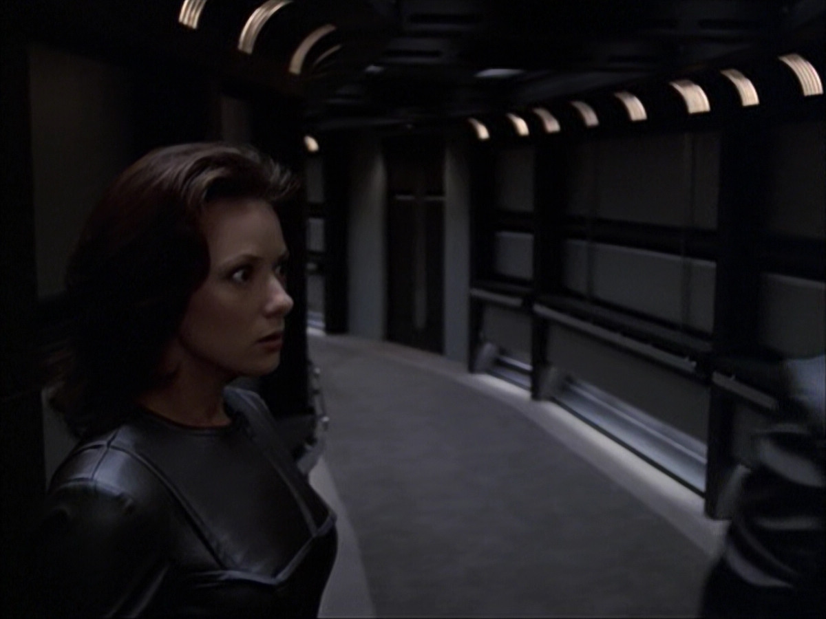 extant_StarTrek_VOY_6x05-Alice_02455.jpg