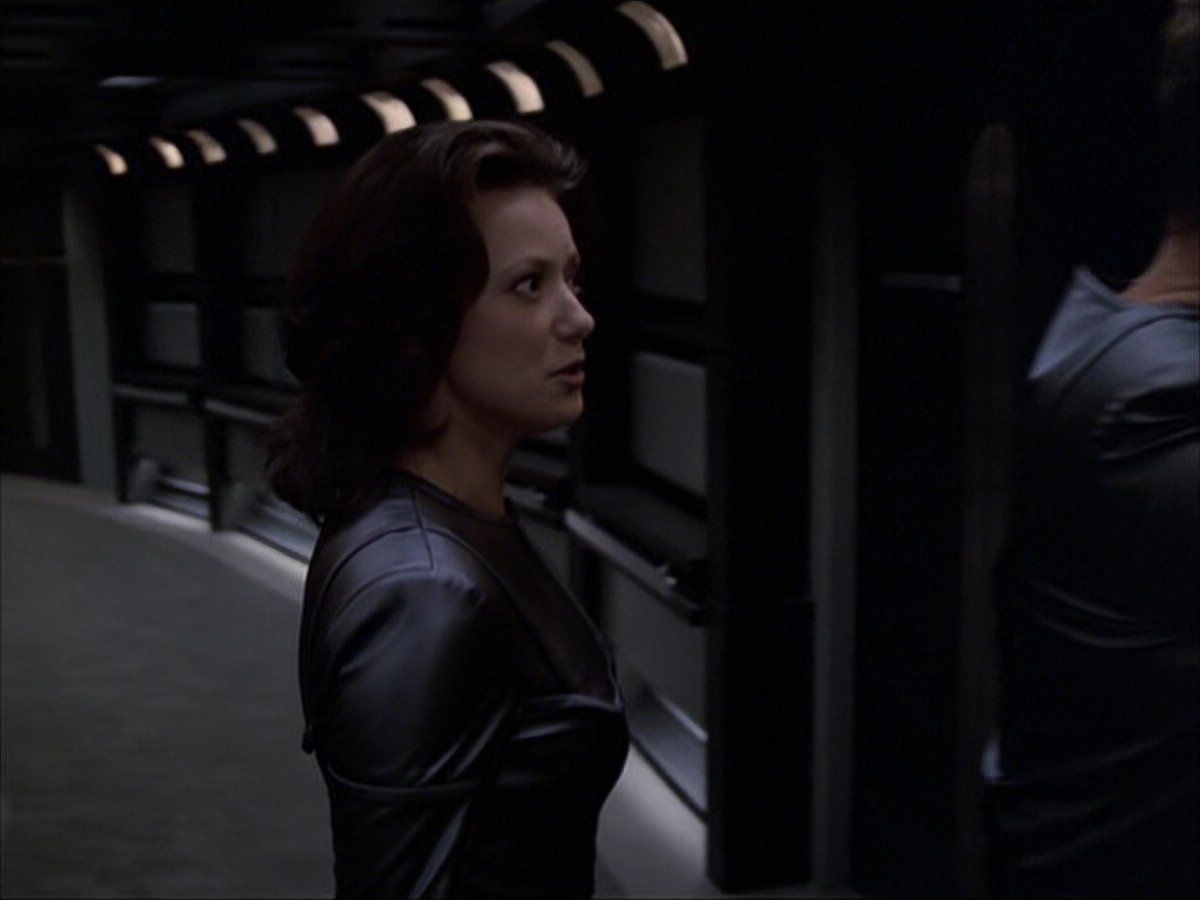 extant_StarTrek_VOY_6x05-Alice_02459.jpg
