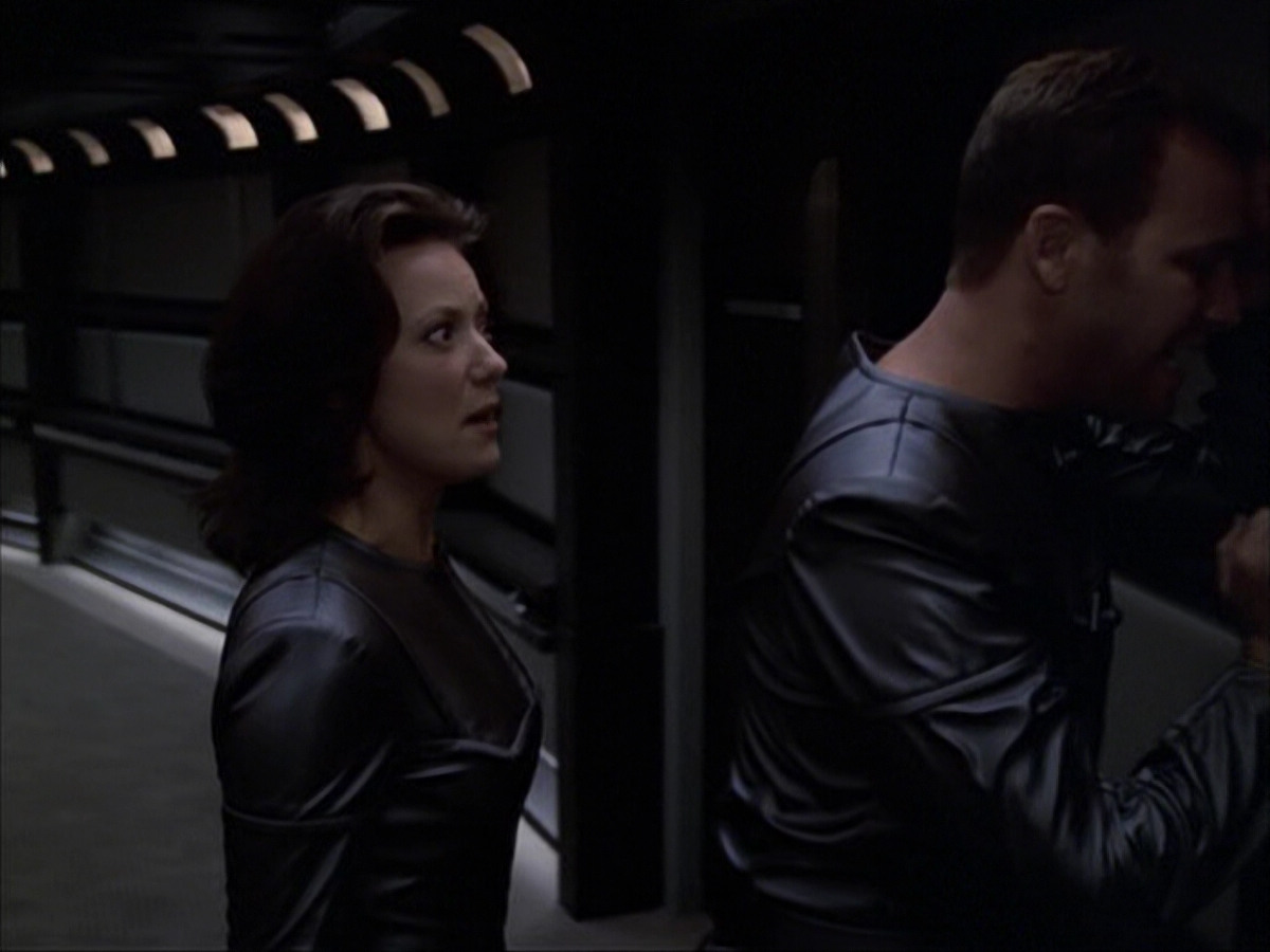 extant_StarTrek_VOY_6x05-Alice_02460.jpg