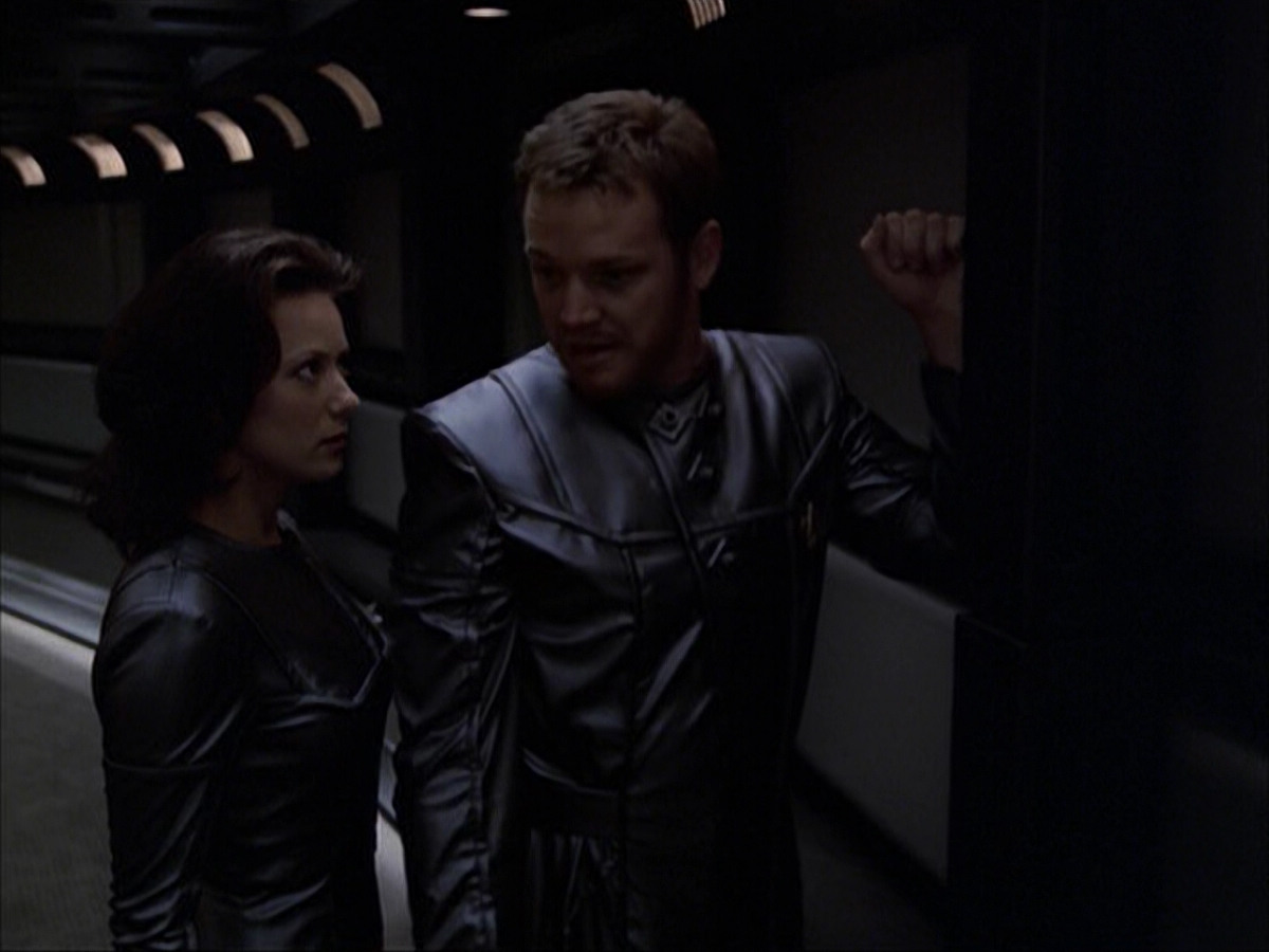 extant_StarTrek_VOY_6x05-Alice_02466.jpg