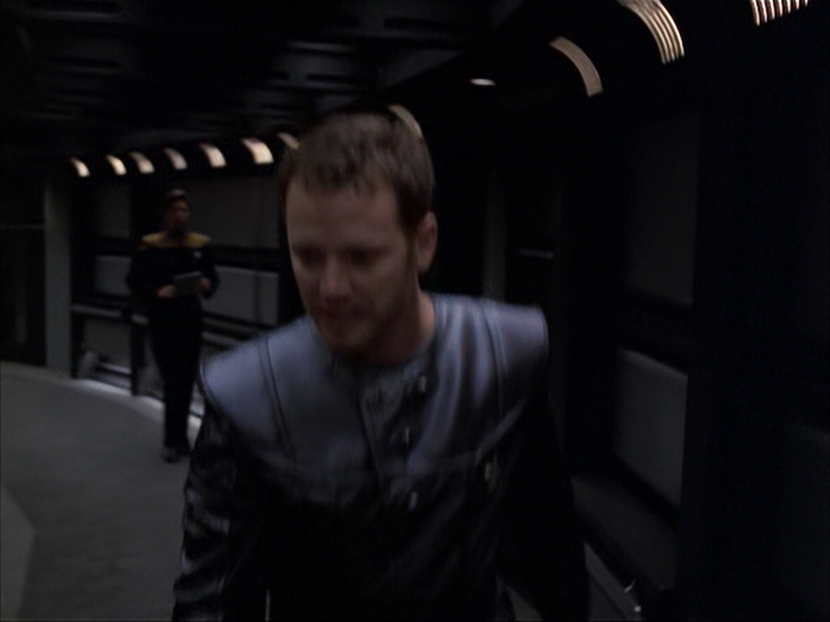 extant_StarTrek_VOY_6x05-Alice_02469.jpg
