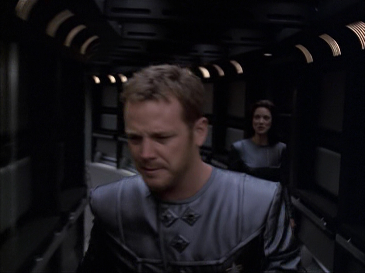 extant_StarTrek_VOY_6x05-Alice_02470.jpg