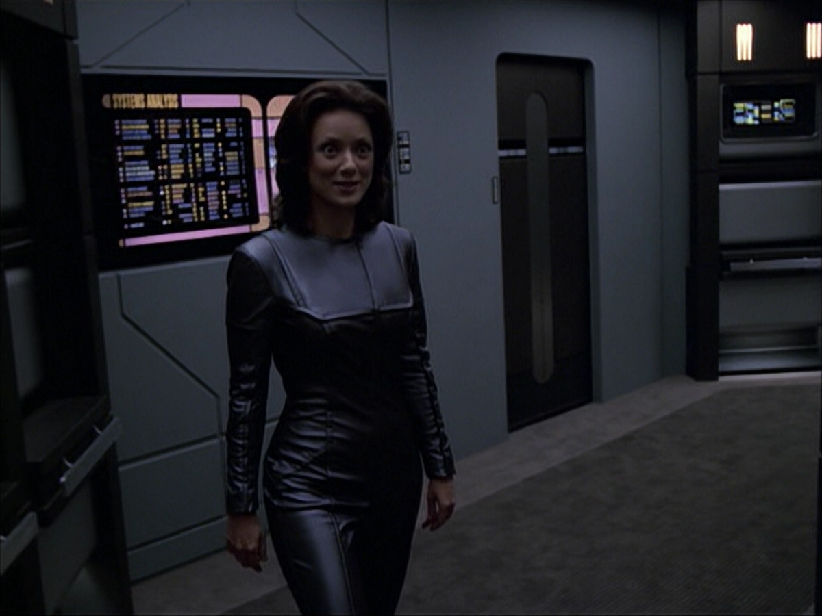 extant_StarTrek_VOY_6x05-Alice_02475.jpg