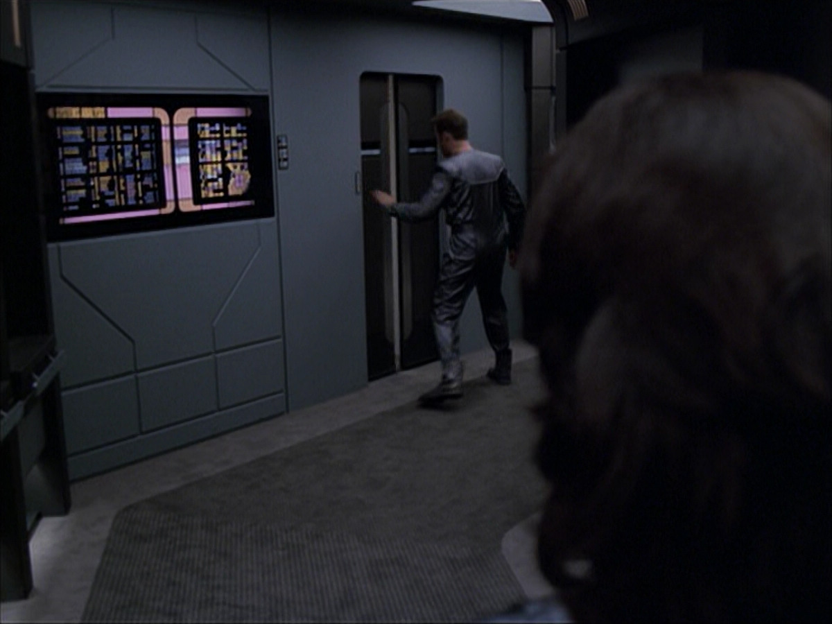 extant_StarTrek_VOY_6x05-Alice_02488.jpg