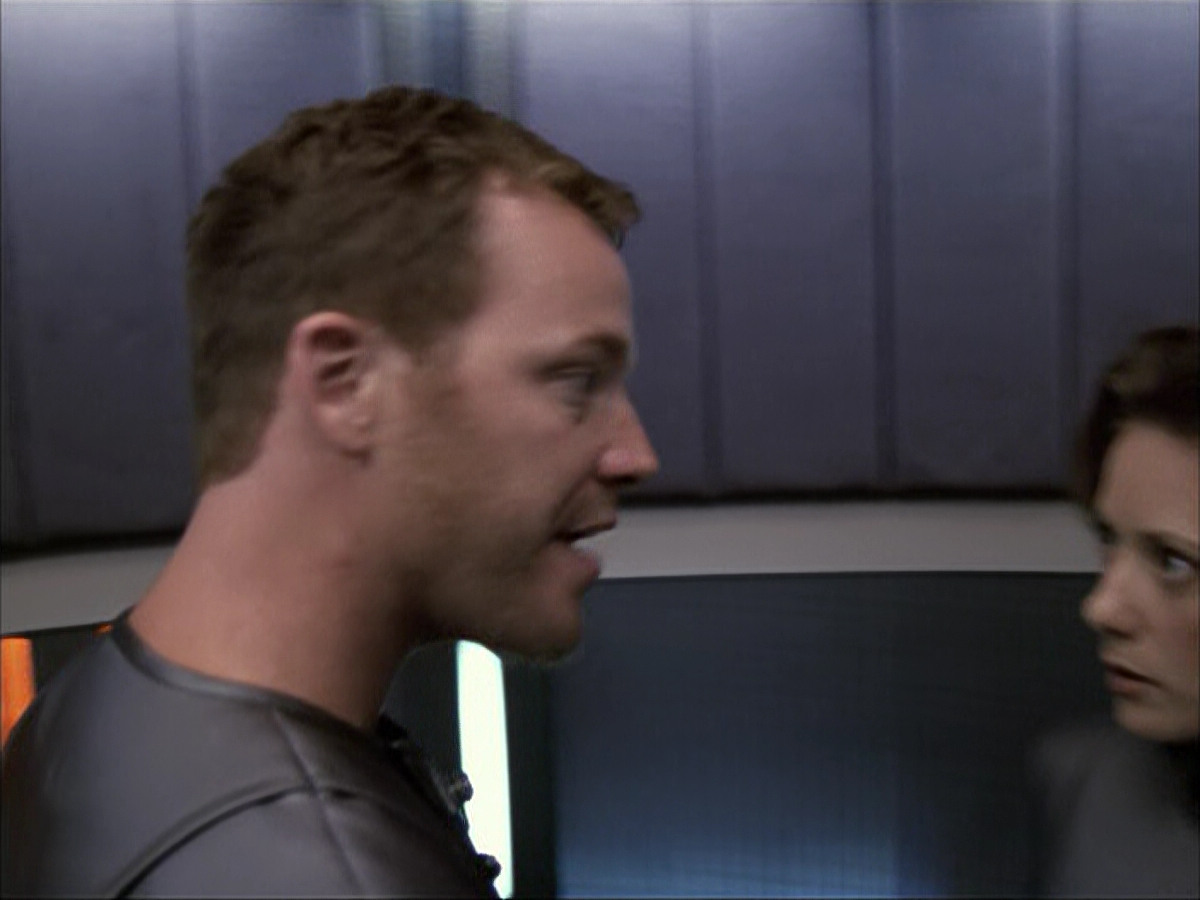extant_StarTrek_VOY_6x05-Alice_02507.jpg