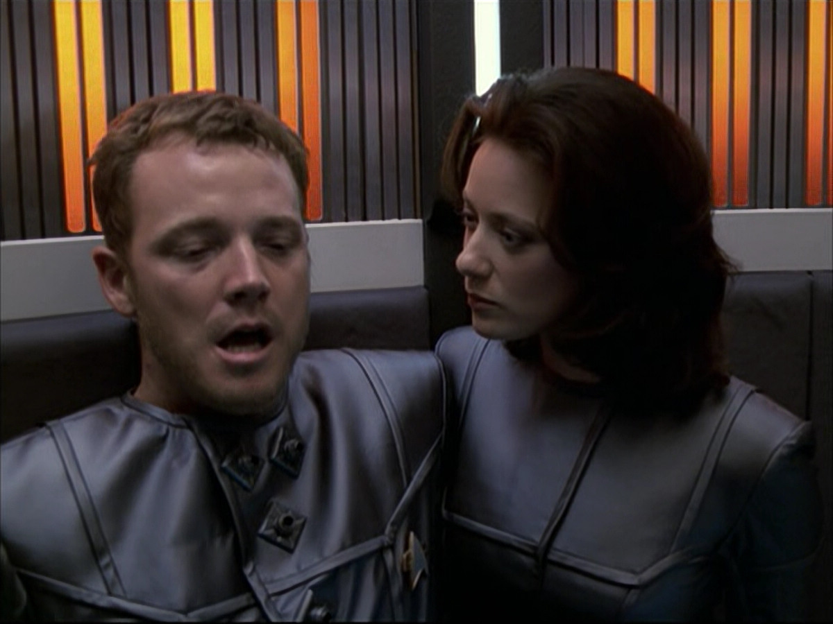 extant_StarTrek_VOY_6x05-Alice_02547.jpg