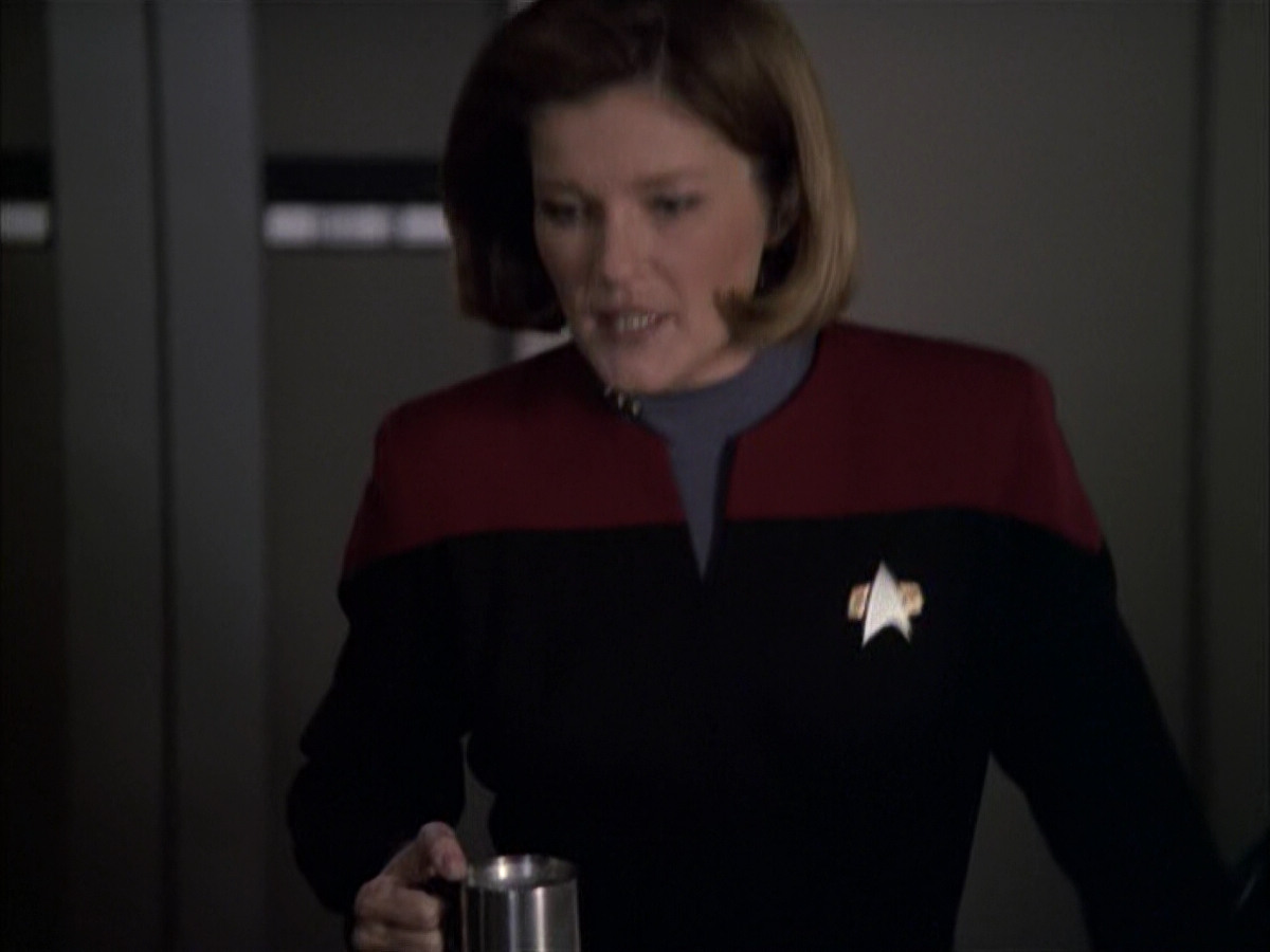 extant_StarTrek_VOY_6x05-Alice_02554.jpg