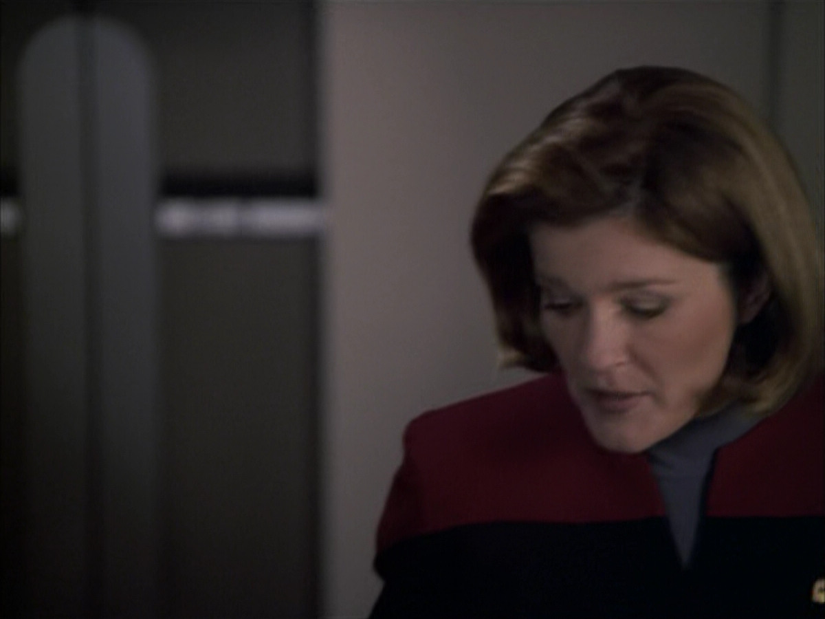 extant_StarTrek_VOY_6x05-Alice_02556.jpg