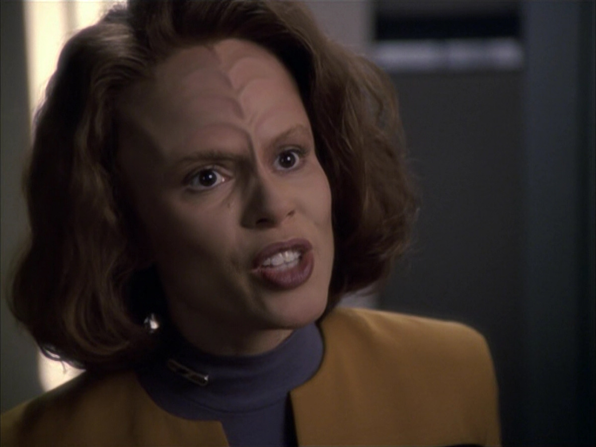 extant_StarTrek_VOY_6x05-Alice_02600.jpg