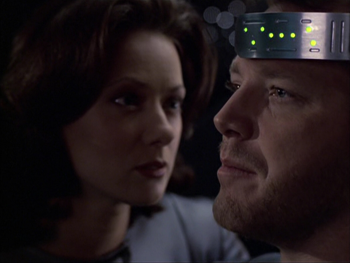 extant_StarTrek_VOY_6x05-Alice_02674.jpg