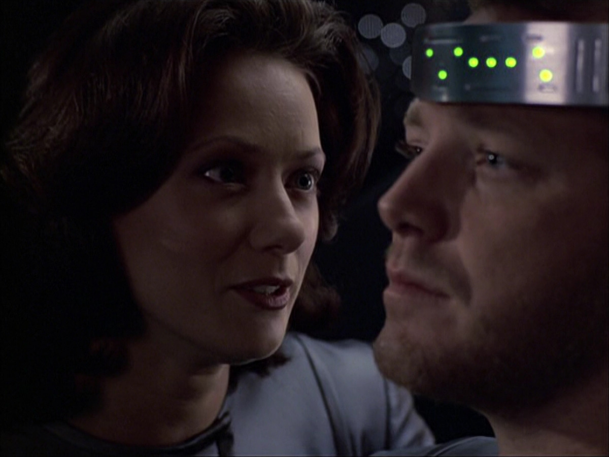 extant_StarTrek_VOY_6x05-Alice_02682.jpg