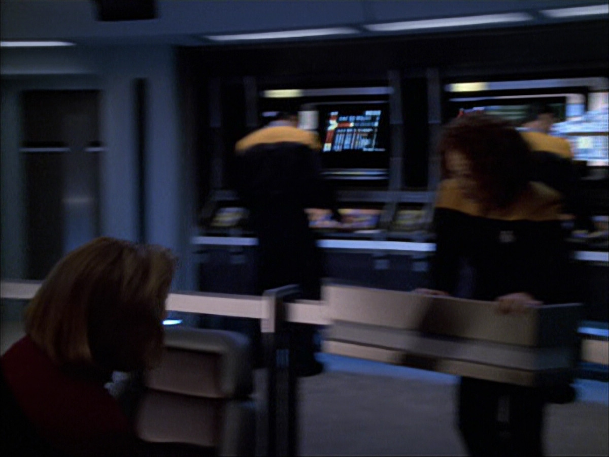 extant_StarTrek_VOY_6x05-Alice_02697.jpg