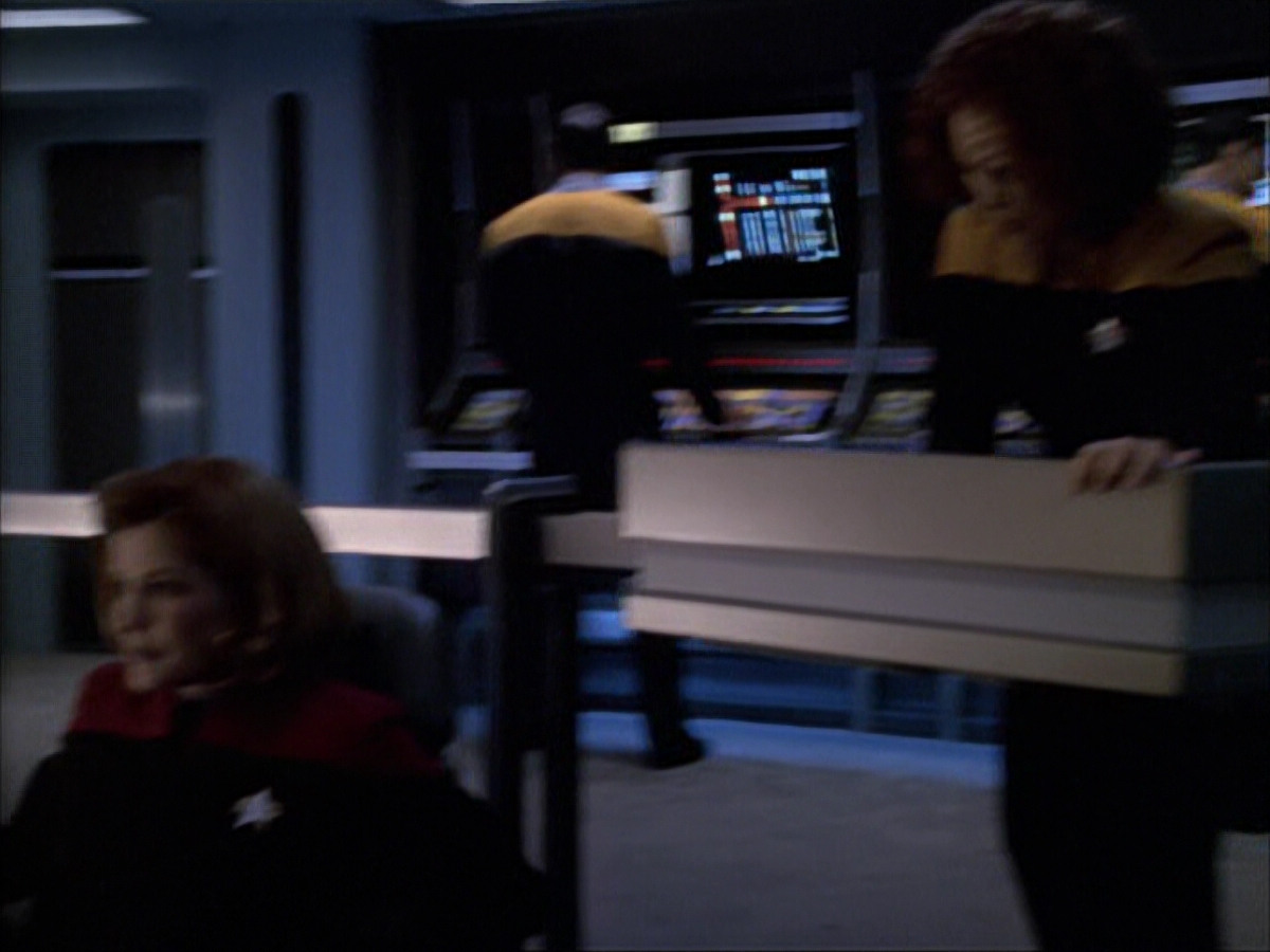 extant_StarTrek_VOY_6x05-Alice_02699.jpg