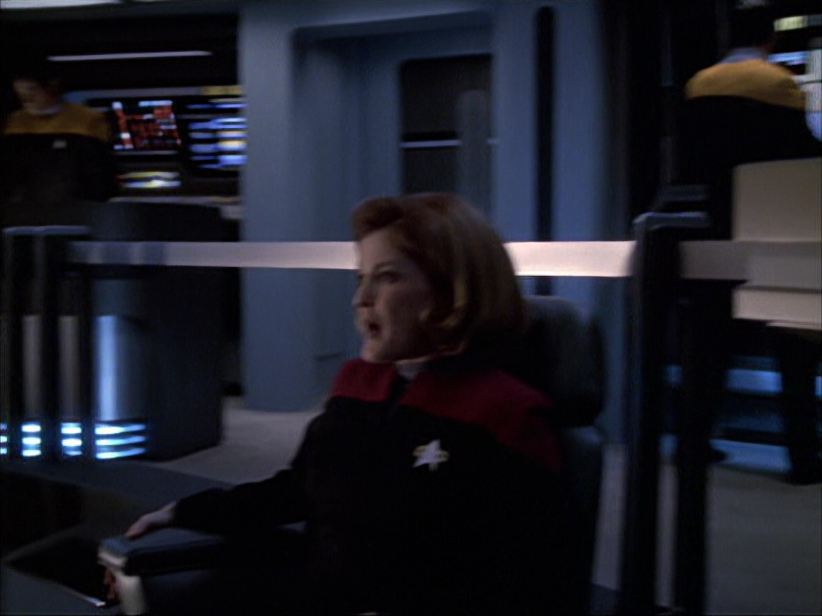 extant_StarTrek_VOY_6x05-Alice_02700.jpg