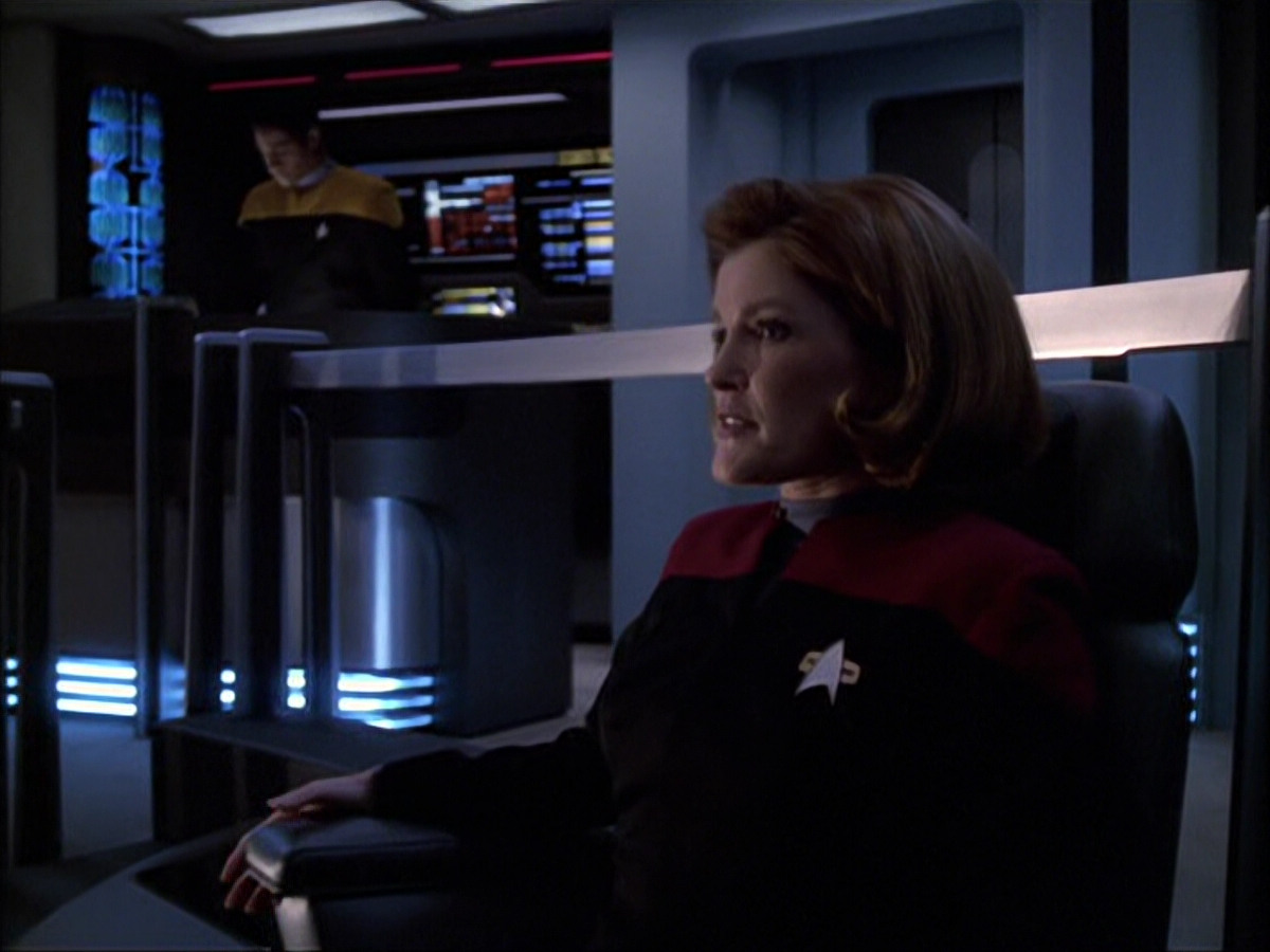 extant_StarTrek_VOY_6x05-Alice_02701.jpg