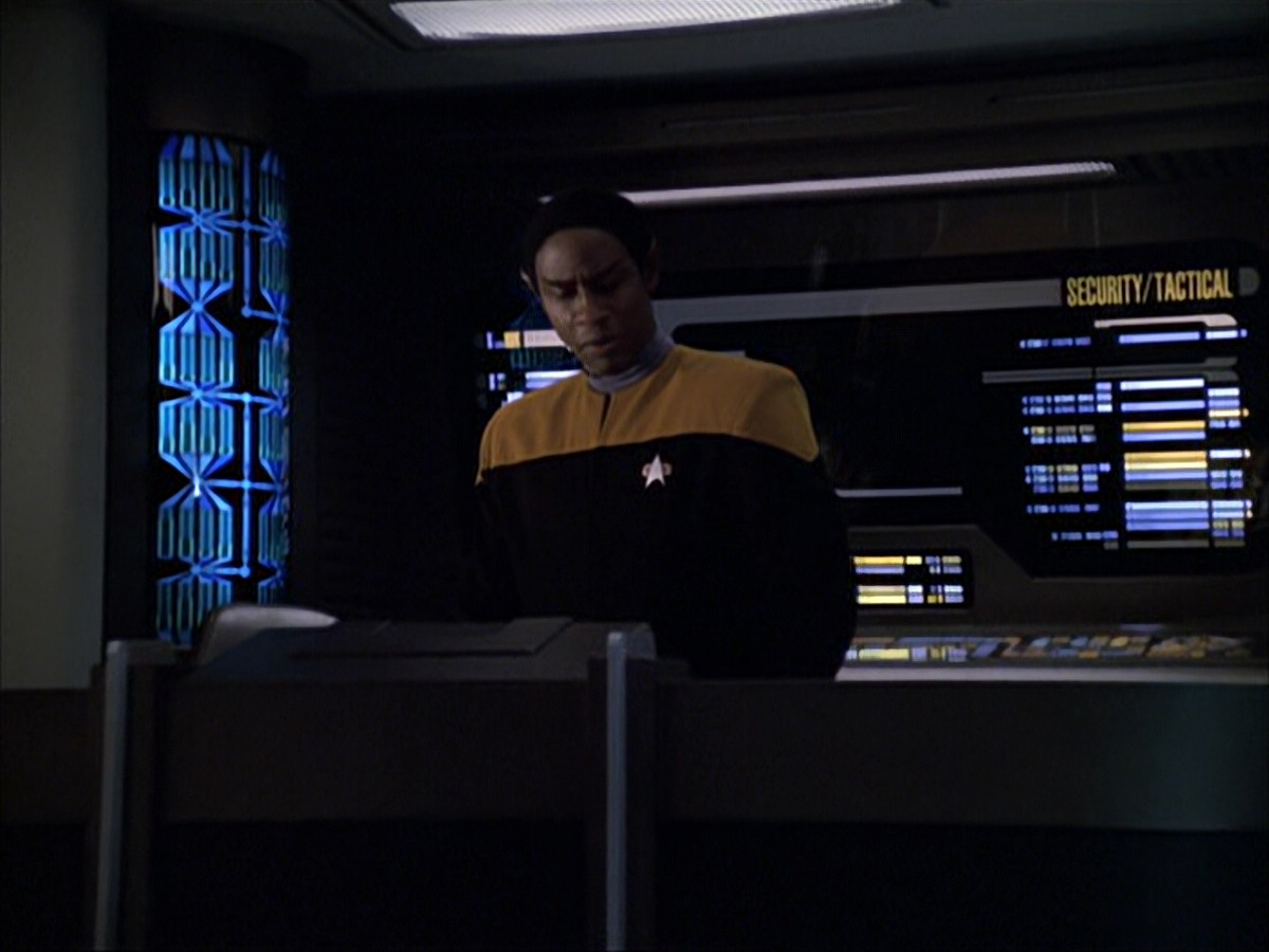 extant_StarTrek_VOY_6x05-Alice_02737.jpg