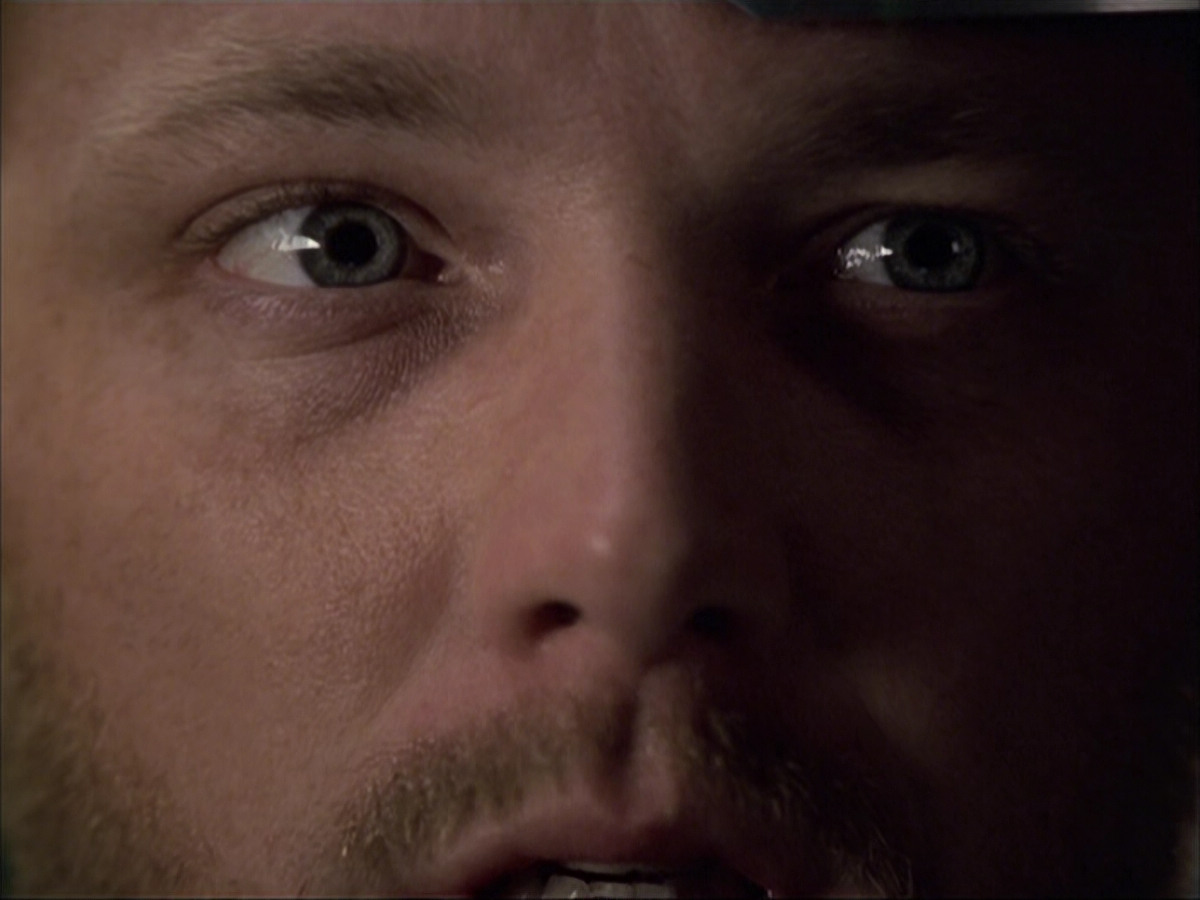 extant_StarTrek_VOY_6x05-Alice_02767.jpg