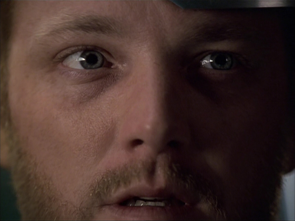 extant_StarTrek_VOY_6x05-Alice_02768.jpg