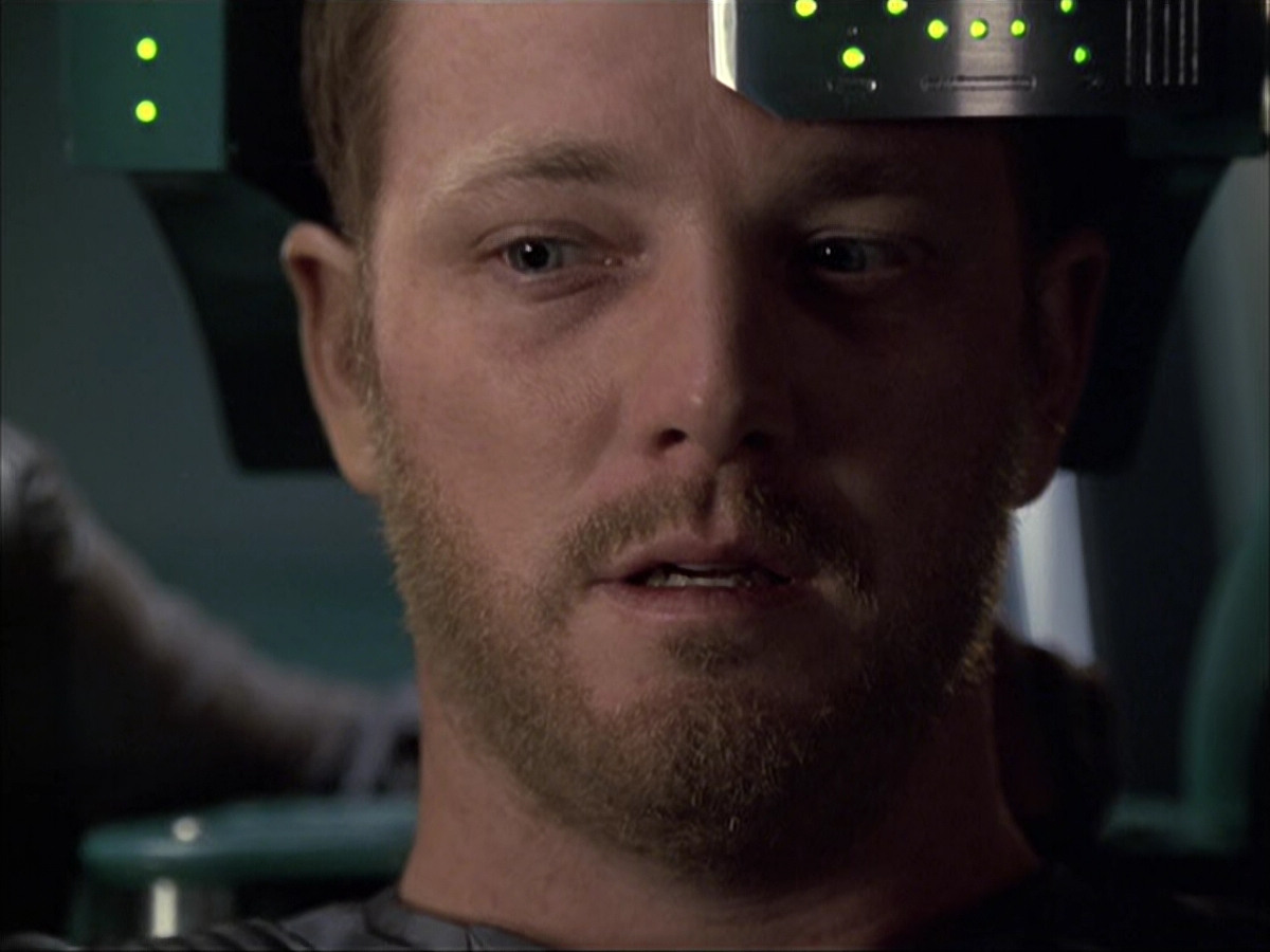 extant_StarTrek_VOY_6x05-Alice_02774.jpg