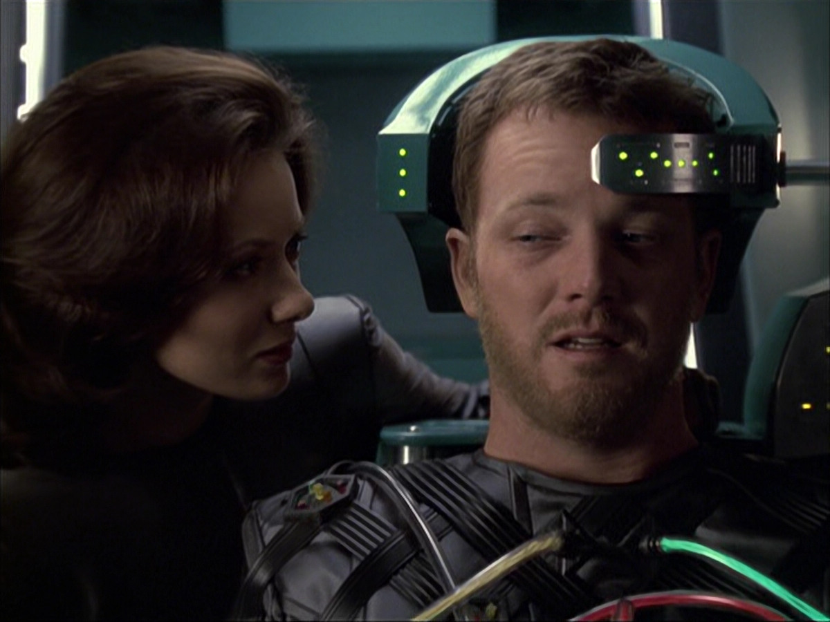 extant_StarTrek_VOY_6x05-Alice_02782.jpg