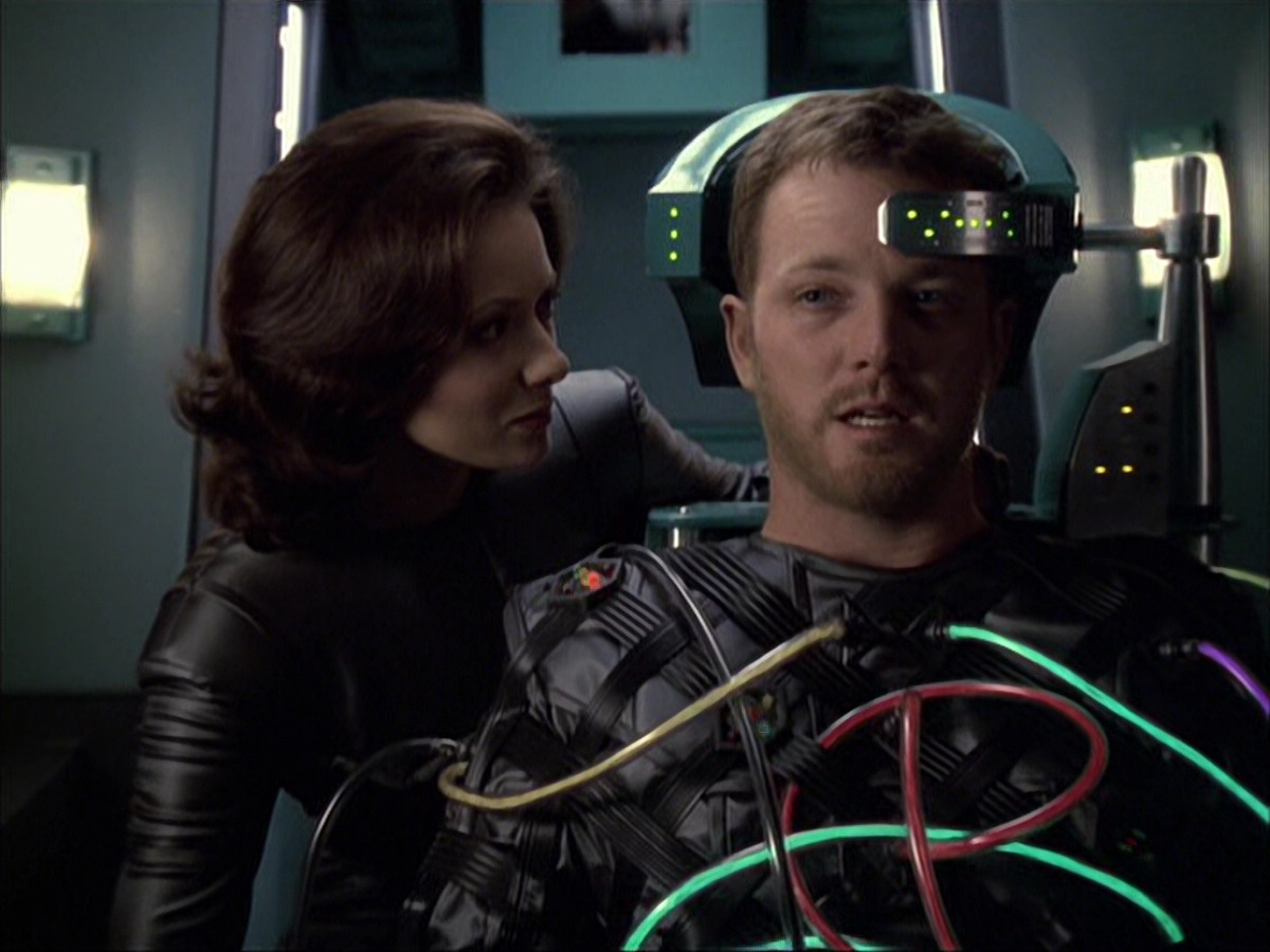 extant_StarTrek_VOY_6x05-Alice_02787.jpg