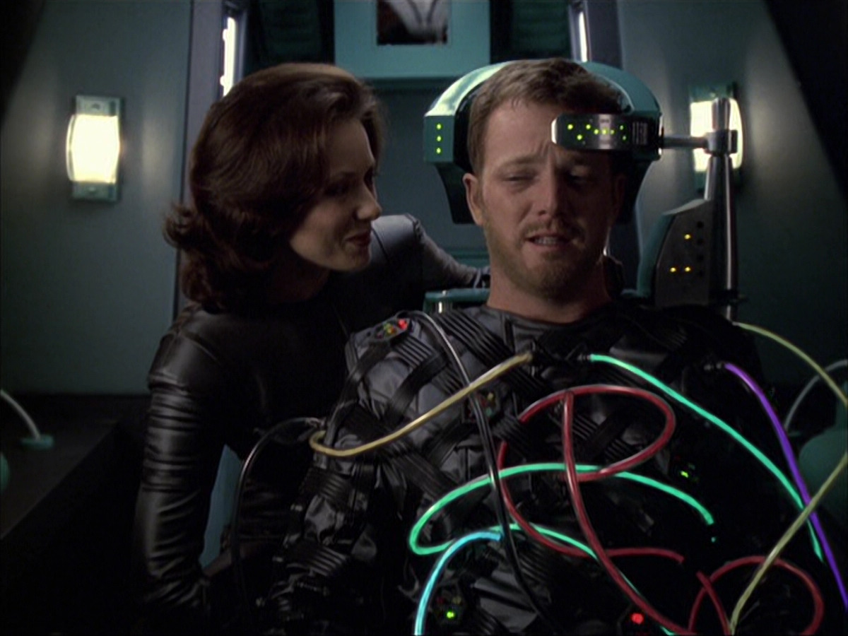 extant_StarTrek_VOY_6x05-Alice_02791.jpg