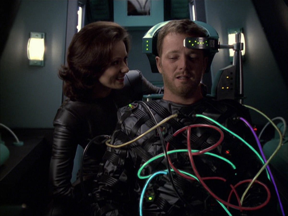extant_StarTrek_VOY_6x05-Alice_02793.jpg