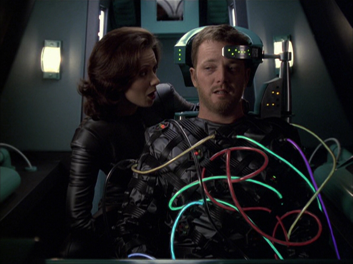 extant_StarTrek_VOY_6x05-Alice_02797.jpg