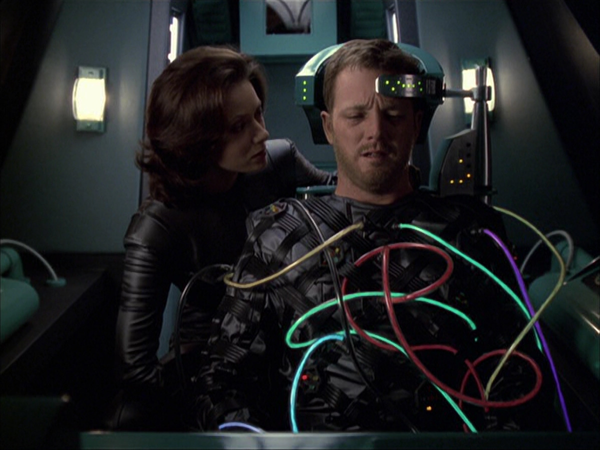 extant_StarTrek_VOY_6x05-Alice_02806.jpg