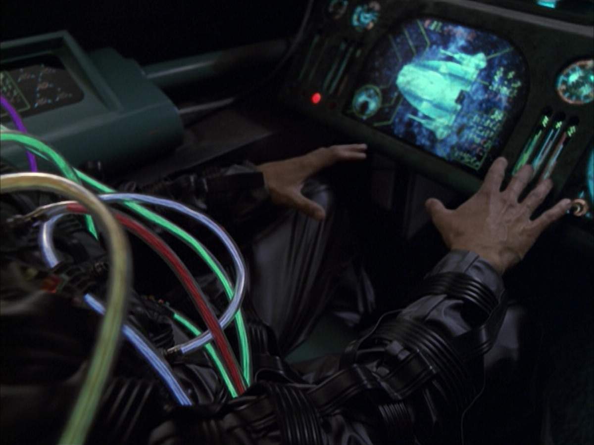 extant_StarTrek_VOY_6x05-Alice_02812.jpg