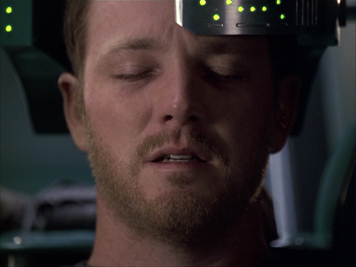 extant_StarTrek_VOY_6x05-Alice_02825.jpg