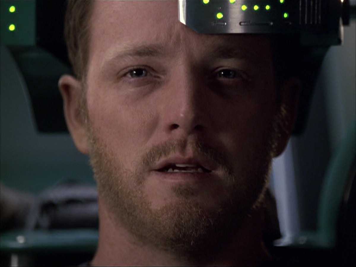 extant_StarTrek_VOY_6x05-Alice_02832.jpg