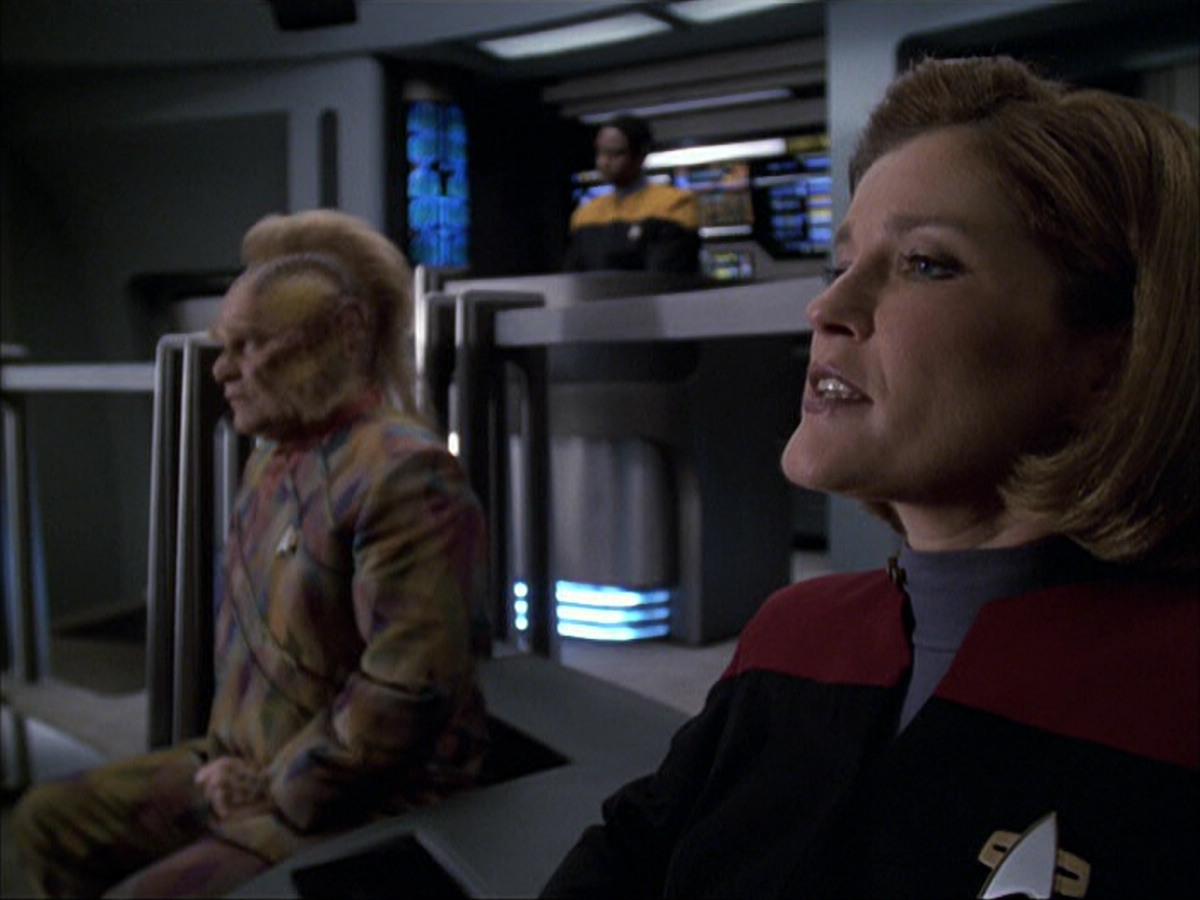 extant_StarTrek_VOY_6x05-Alice_02841.jpg