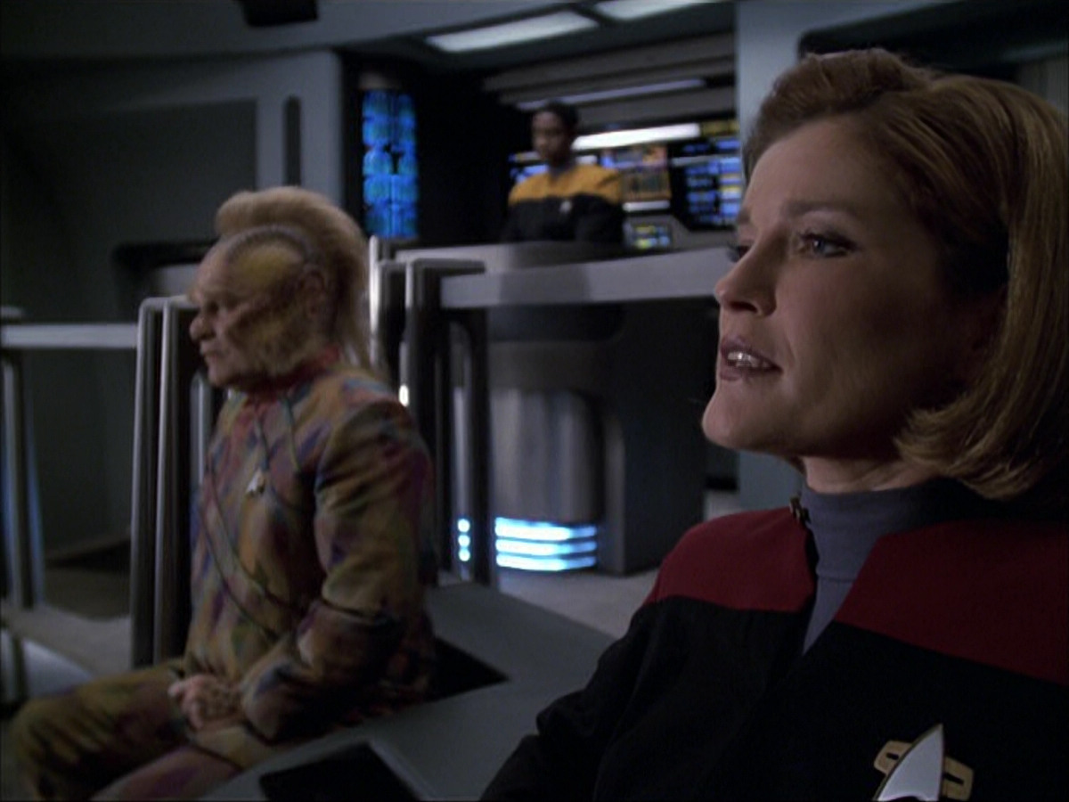 extant_StarTrek_VOY_6x05-Alice_02842.jpg