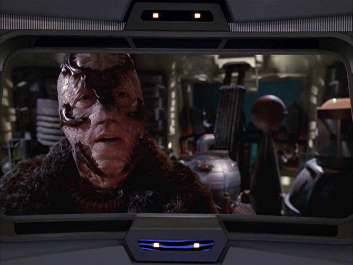 extant_StarTrek_VOY_6x05-Alice_02849.jpg