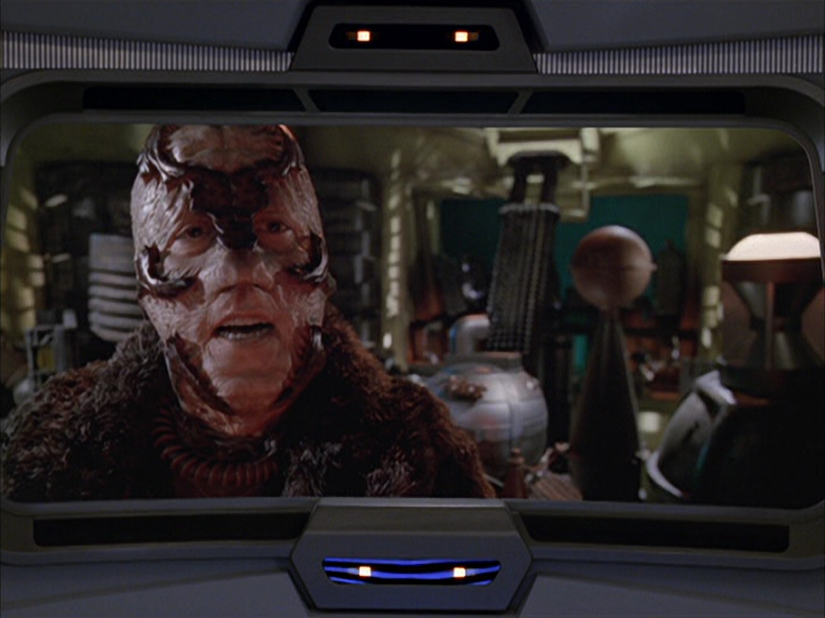 extant_StarTrek_VOY_6x05-Alice_02853.jpg