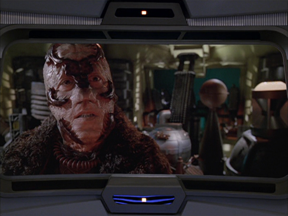 extant_StarTrek_VOY_6x05-Alice_02856.jpg