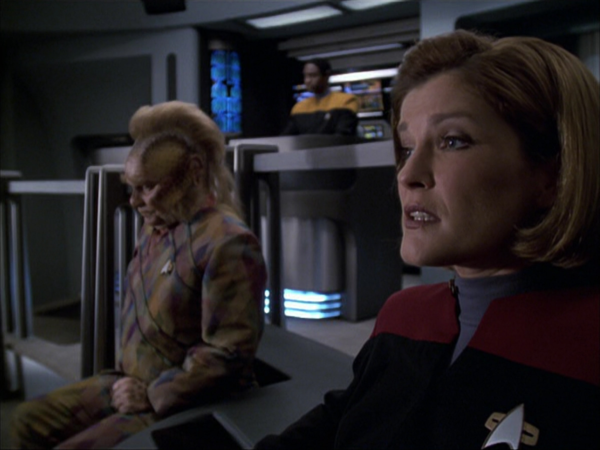 extant_StarTrek_VOY_6x05-Alice_02870.jpg
