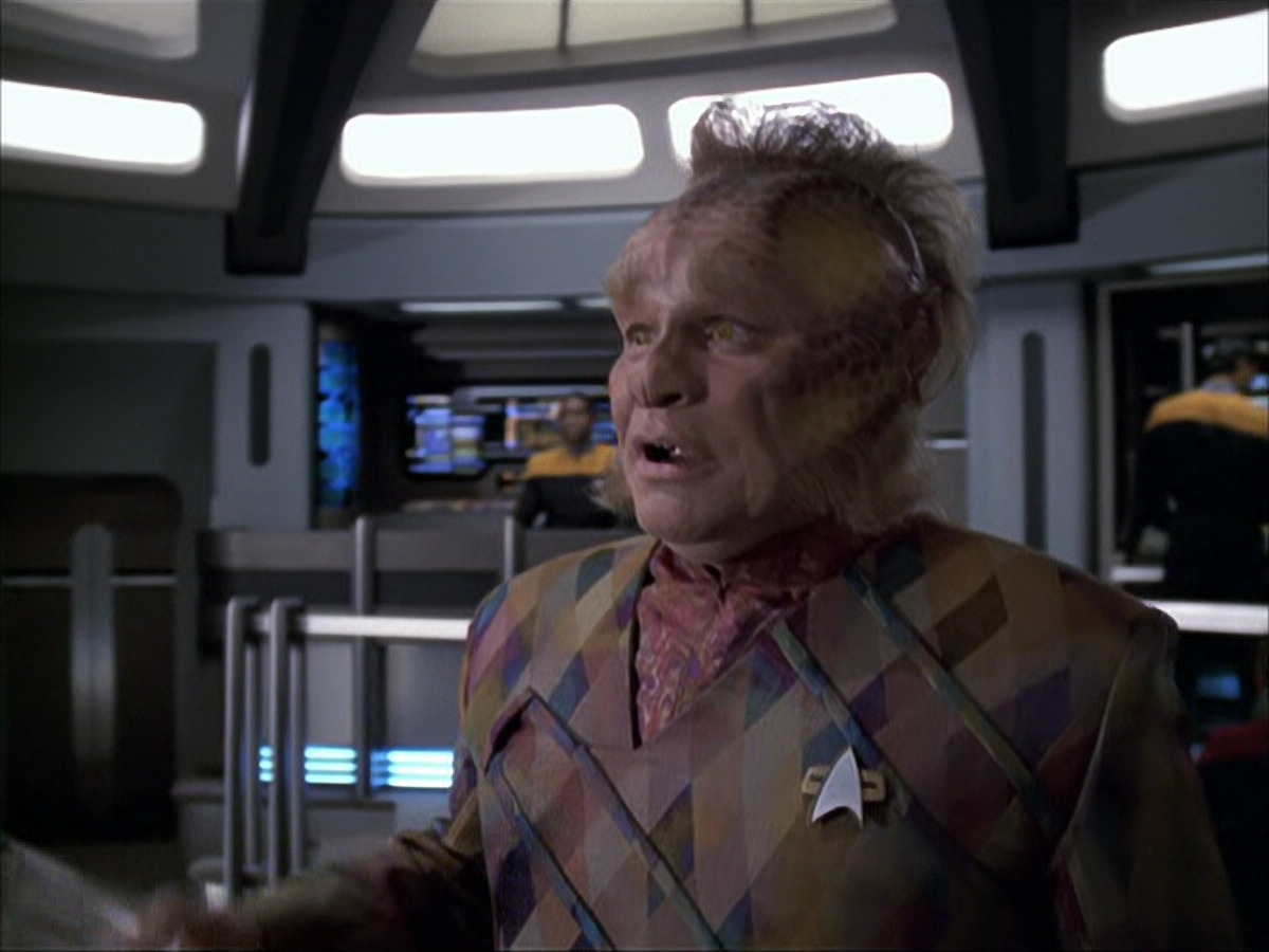 extant_StarTrek_VOY_6x05-Alice_02879.jpg