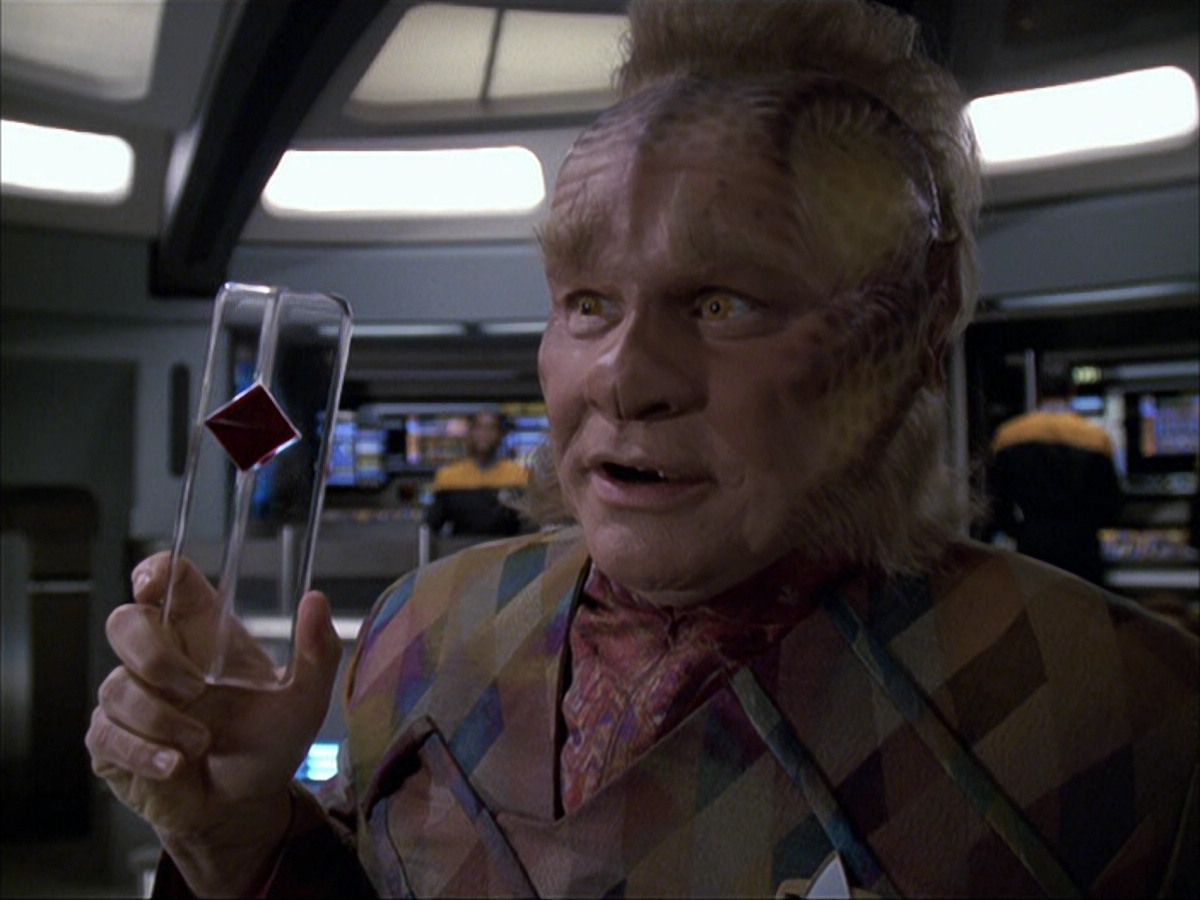 extant_StarTrek_VOY_6x05-Alice_02882.jpg