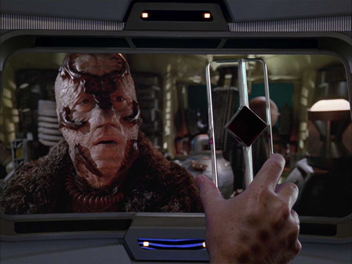extant_StarTrek_VOY_6x05-Alice_02887.jpg