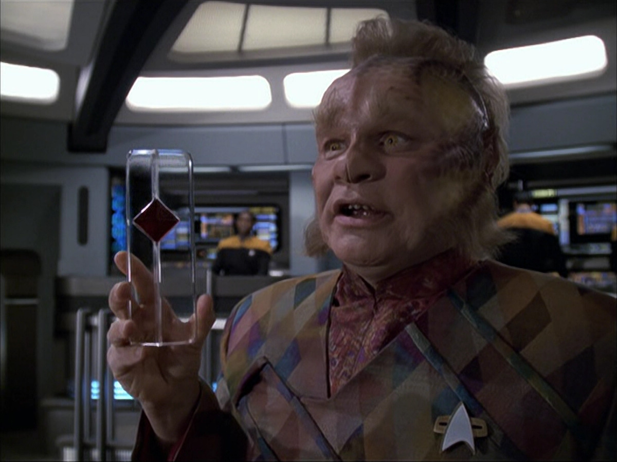 extant_StarTrek_VOY_6x05-Alice_02896.jpg