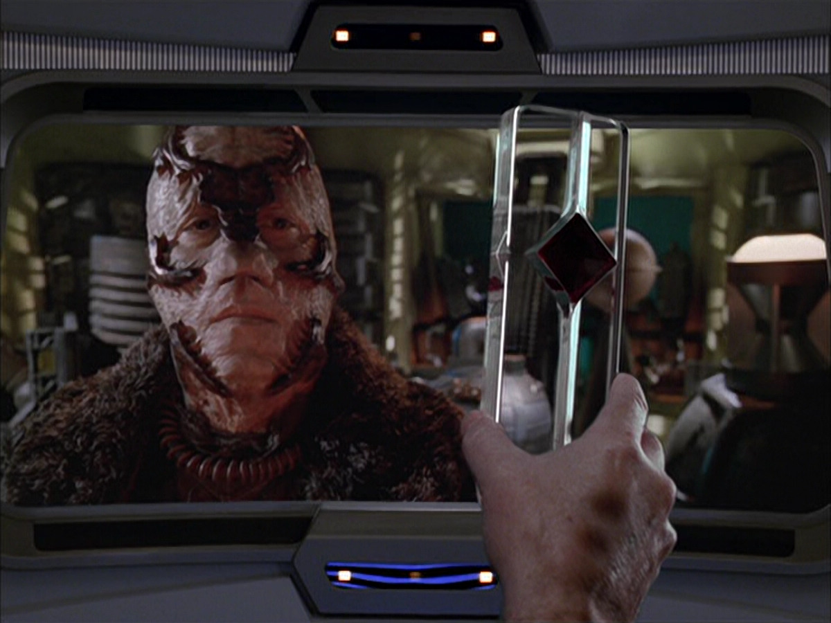 extant_StarTrek_VOY_6x05-Alice_02902.jpg