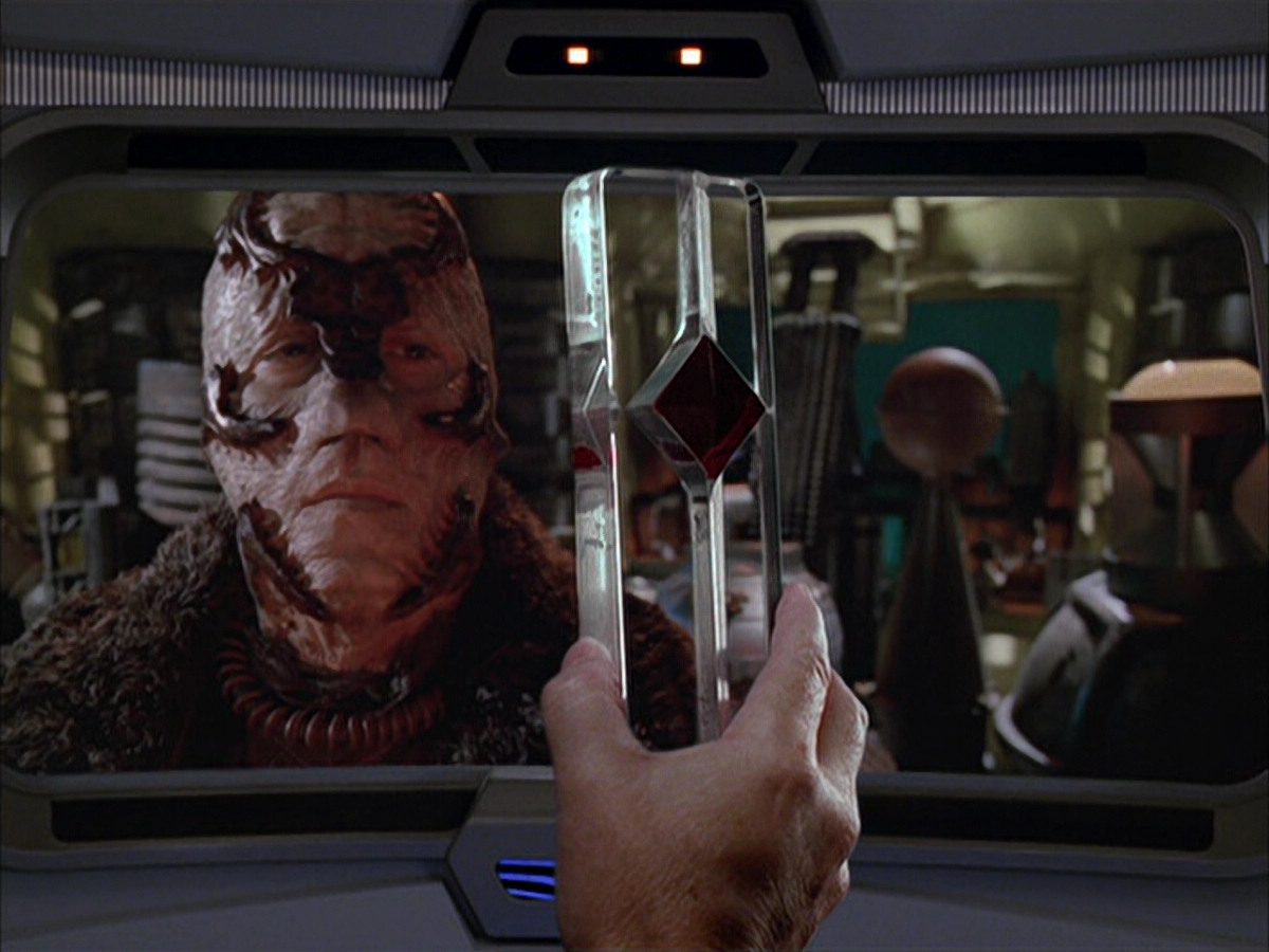 extant_StarTrek_VOY_6x05-Alice_02907.jpg