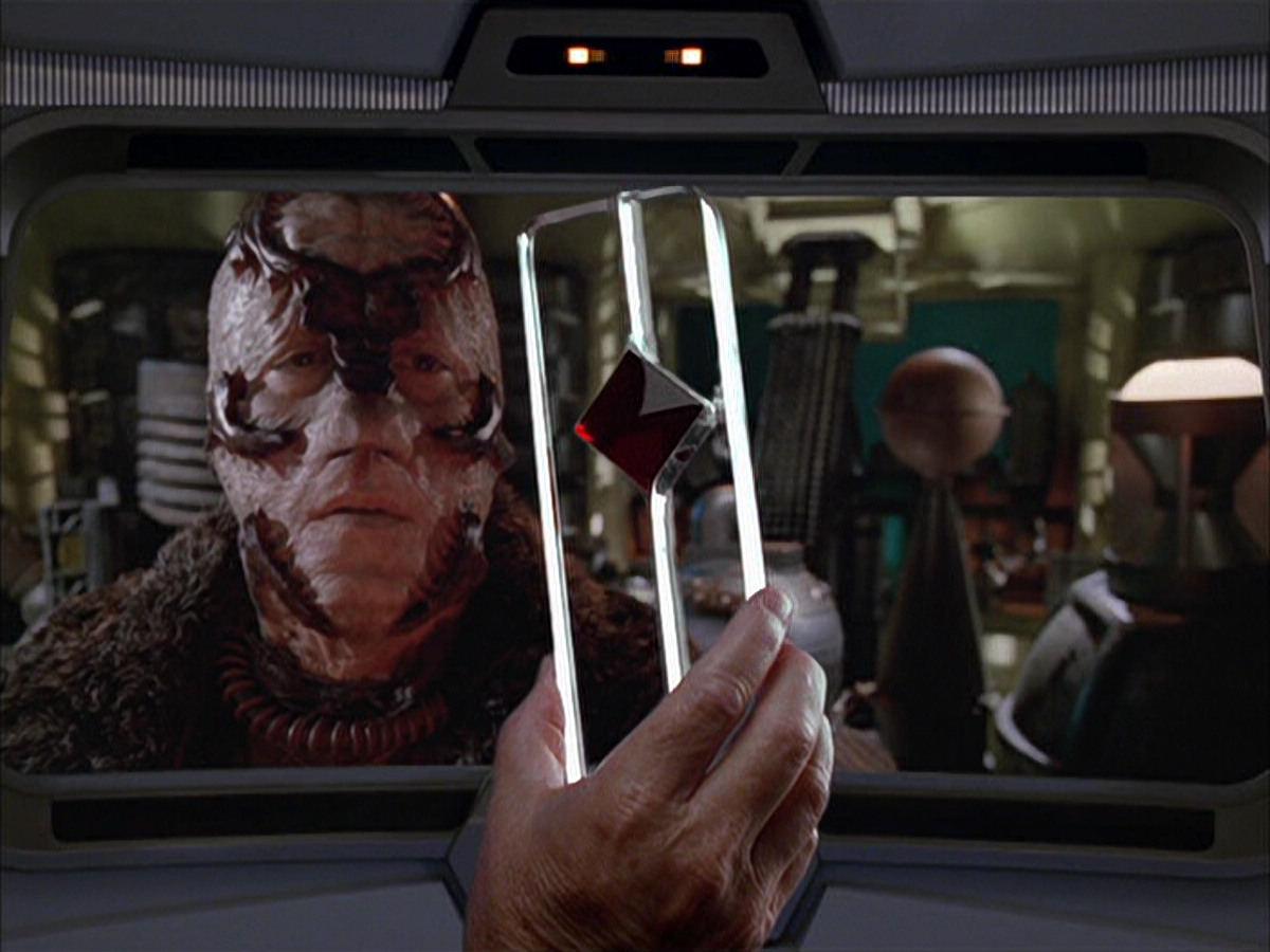 extant_StarTrek_VOY_6x05-Alice_02909.jpg
