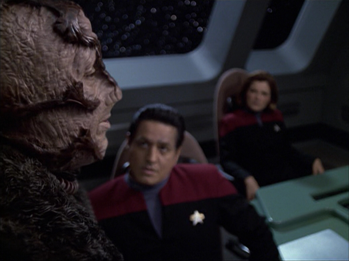 extant_StarTrek_VOY_6x05-Alice_02929.jpg